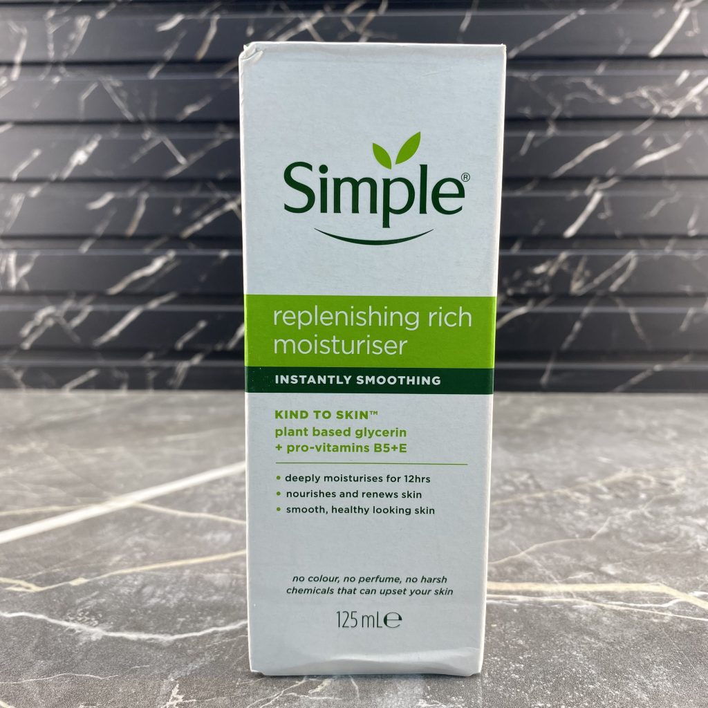 کرم آبرسان و مرطوب کننده سیمپل مدل ریچ مناسب انواع پوست 125 میل